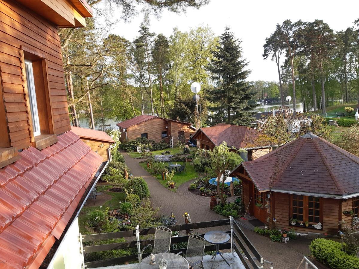 Monikas Gaestehaeuser Seeblick Himmelpfort Buitenkant foto
